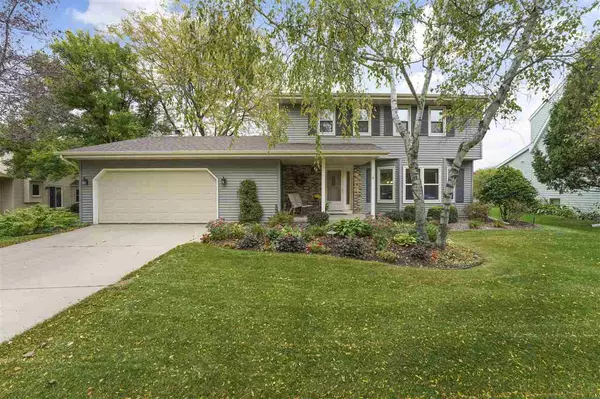 6 E Newhaven Cir, Madison, WI 53717