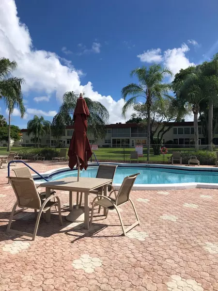 18 Willowbrook LN 203, Delray Beach, FL 33446