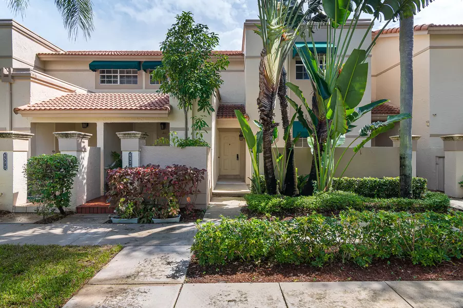 6574 Via Regina, Boca Raton, FL 33433