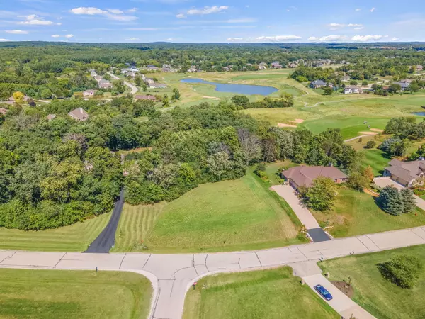 198 Crooked Stick Pass, North Prairie, WI 53153