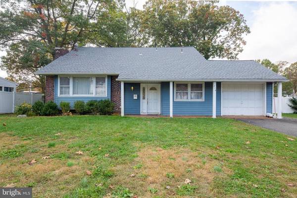 214 LAKESIDE DR, Glassboro, NJ 08028