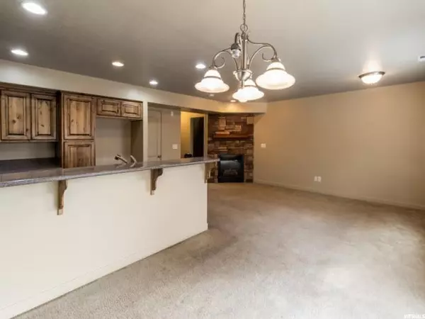 Layton, UT 84041,2037 EVANS COVE LOOP