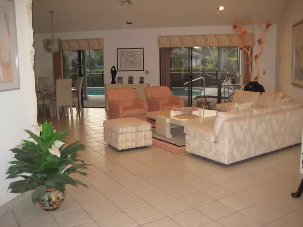 Boca Raton, FL 33487,6987 NW 3rd AVE