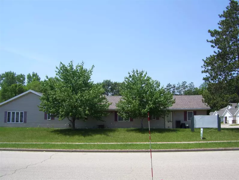 107 Gillette St, Pardeeville, WI 53954