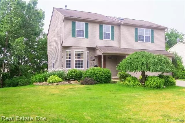 5405 SANDLEWOOD CRT, Waterford, MI 48329