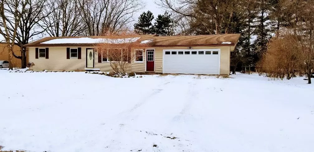 305 Roosevelt St, Pardeeville, WI 53954