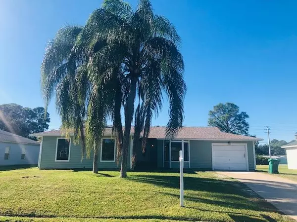 1918 SE Cheltenham ST,  Port Saint Lucie,  FL 34983