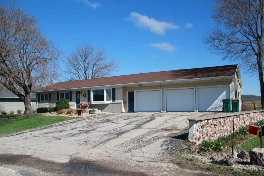 8886 County Road Y, Sauk City, WI 53583