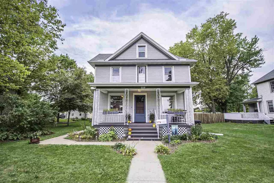 229 Washington St, Sauk City, WI 53583