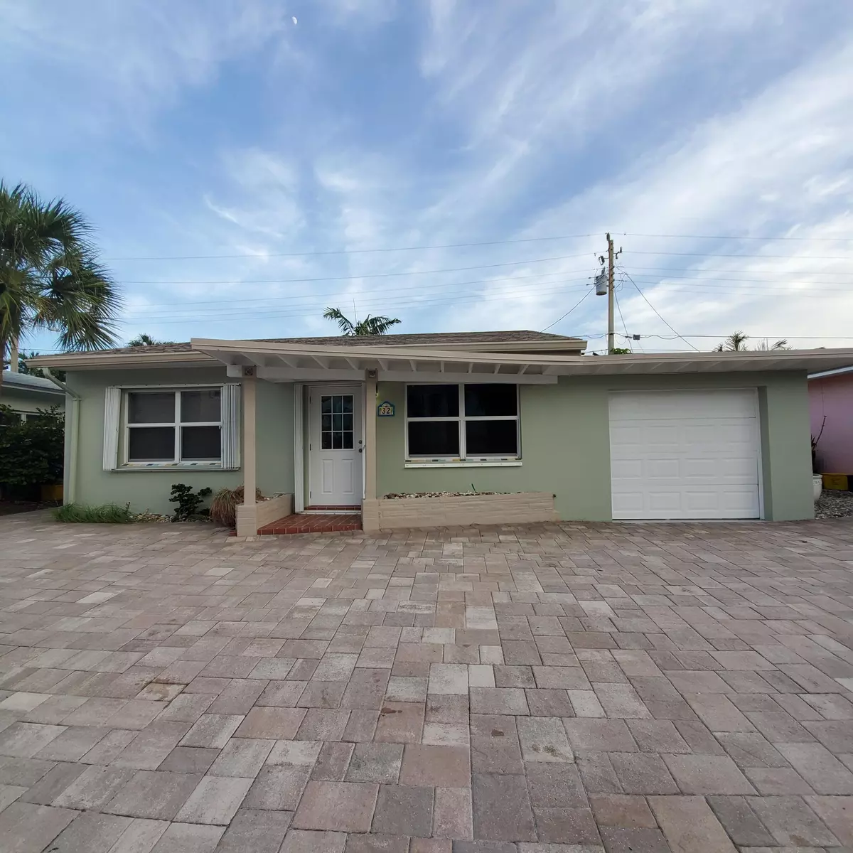 Ocean Ridge, FL 33435,32 Douglas DR