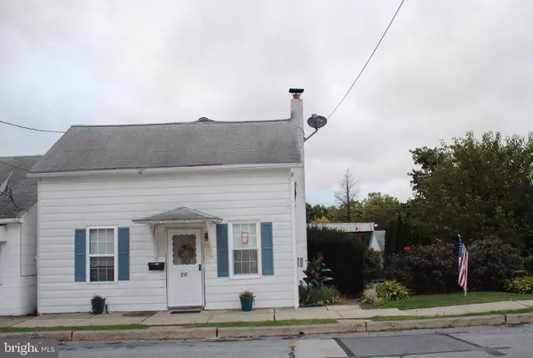 219 PENN ST, Topton, PA 19562