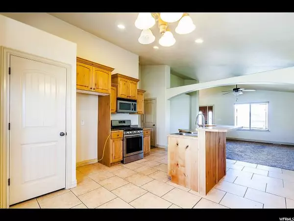 West Jordan, UT 84088,6974 W SAW TIMBER WAY