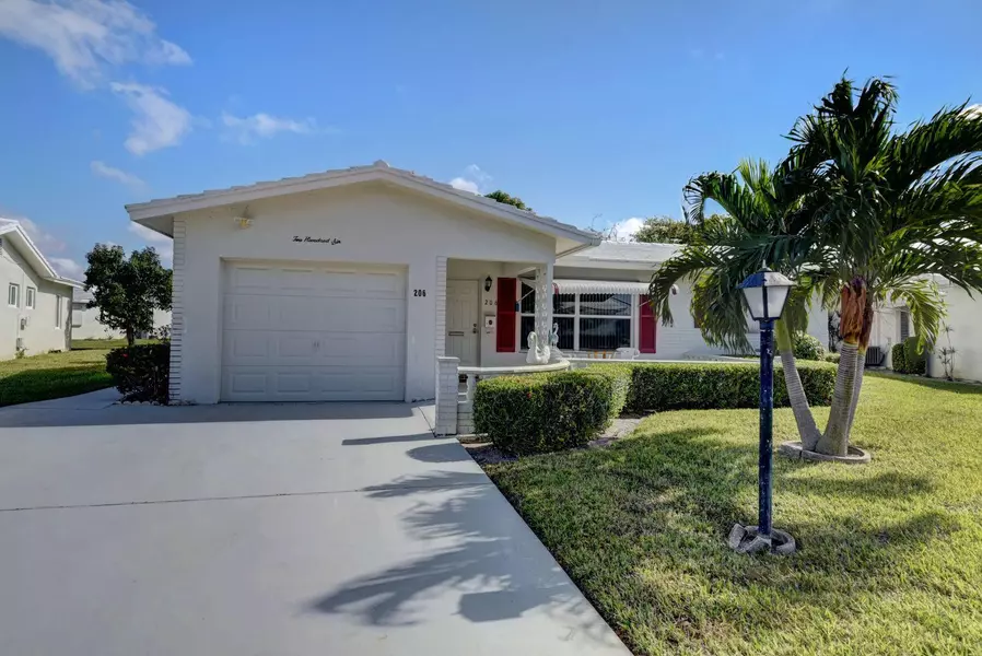 206 SW 13th ST, Boynton Beach, FL 33426