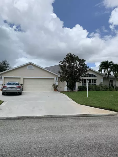 6703 Dickinson Terr TER, Port Saint Lucie, FL 34952