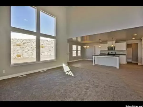 Lehi, UT 84043,686 W MOUNTAIN VIEW RD #302