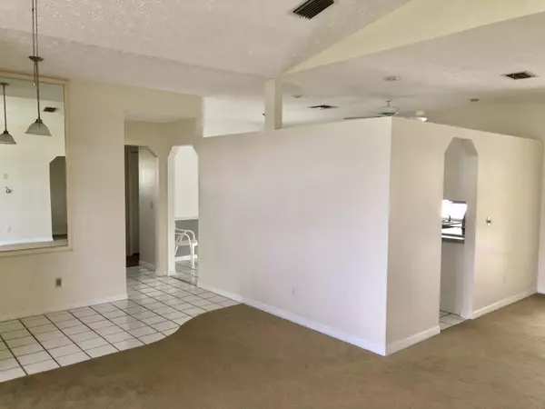 Port Saint Lucie, FL 34952,6856 Bronte CIR