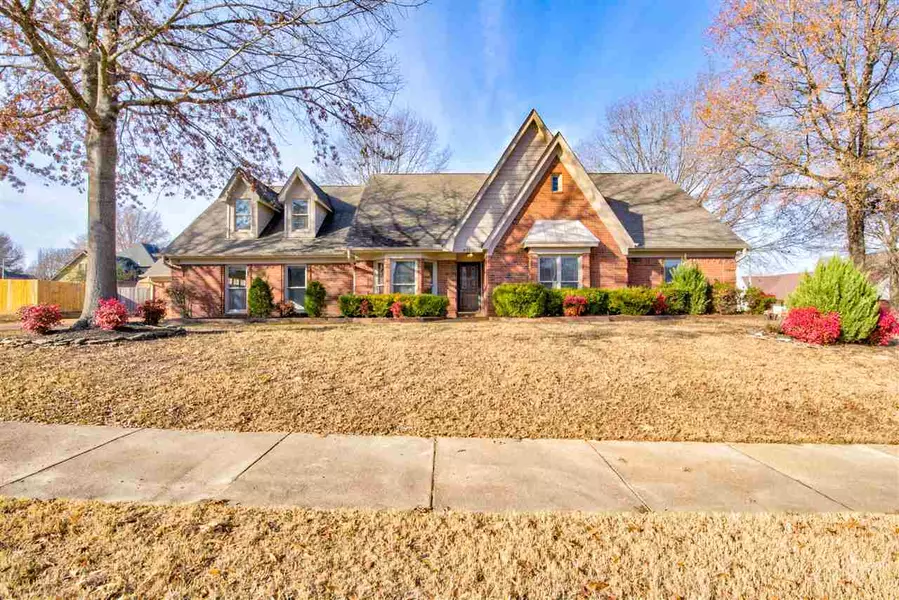 931 HEATHER LAKE DR, Collierville, TN 38017