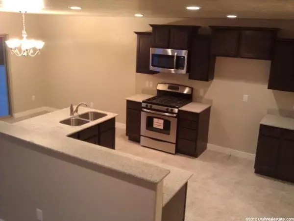 Draper, UT 84020,14792 S CARDIFF PARK BAY E #140