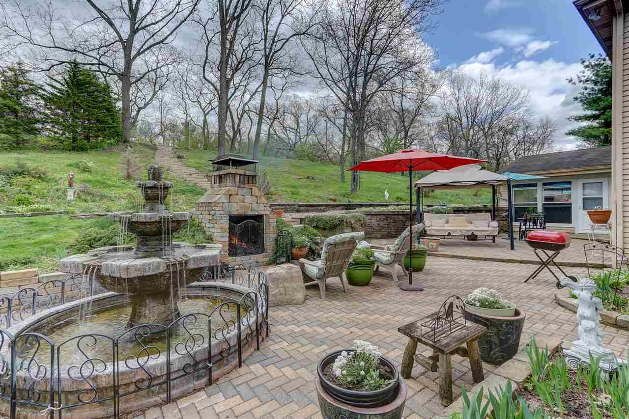 2216 N Tradition Ln, Janesville, WI 53545