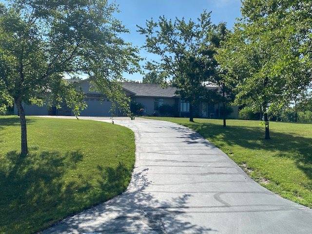 5332 N Old Orchard Dr, Janesville, WI 53545
