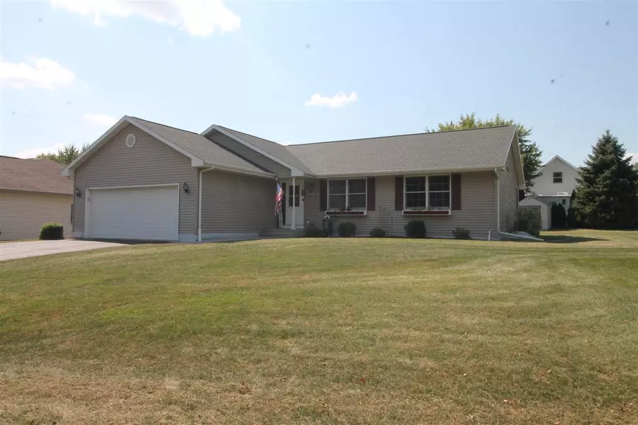 2402 Fawn Ln, Janesville, WI 53548