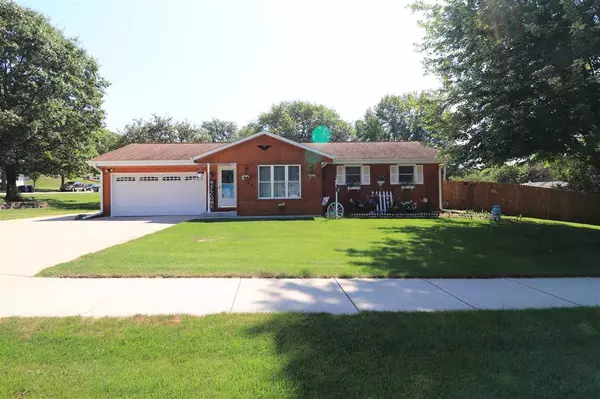 2109 Myra Ave, Janesville, WI 53548