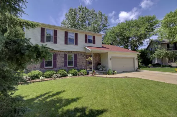 908 Devonshire Ct, Stoughton, WI 53589