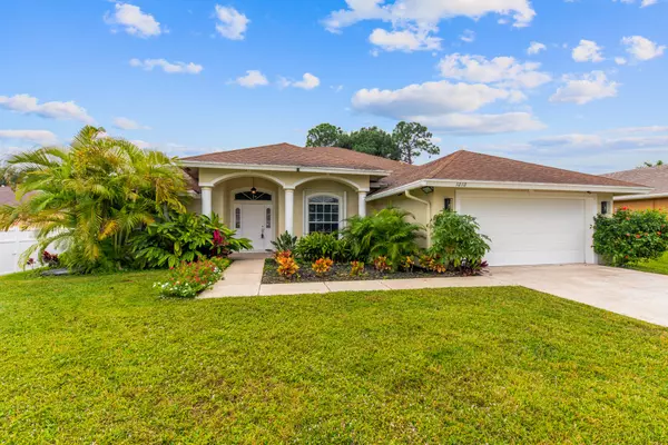 1010 SW Haleyberry AVE, Port Saint Lucie, FL 34953