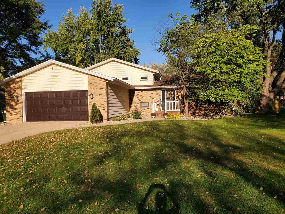 Sun Prairie, WI 53590,411 Woodward Dr