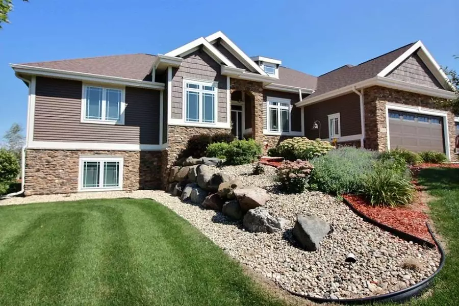 3114 Saddle Brooke Tr, Sun Prairie, WI 53590