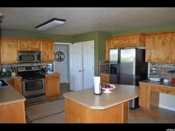 Elwood, UT 84337,9519 N 4800 W