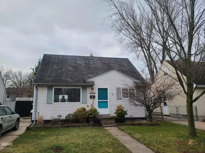 20536 Hollywood St., Harper Woods, MI 48225