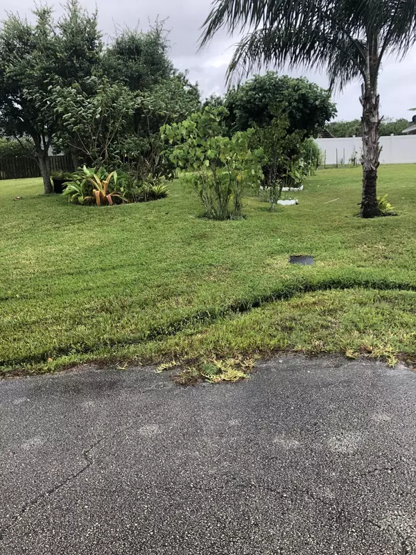 Port Saint Lucie, FL 34986,6433 NW Zinnia CT