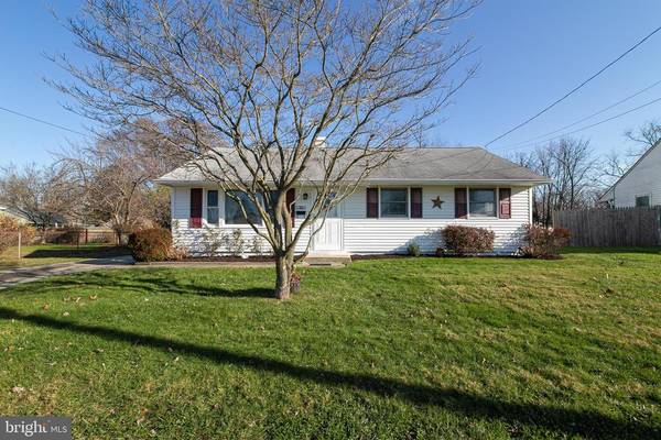 32 HOLLY DR, West Berlin, NJ 08091