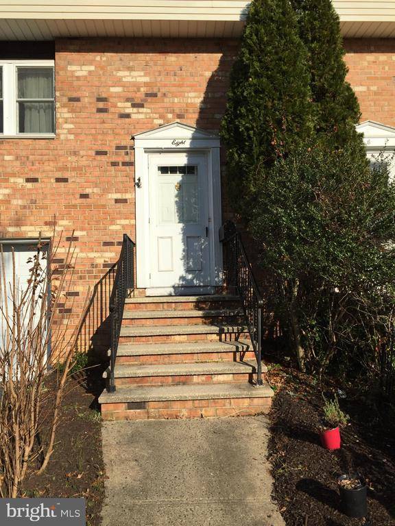 8 FEATHERBED CT, Lawrenceville, NJ 08648