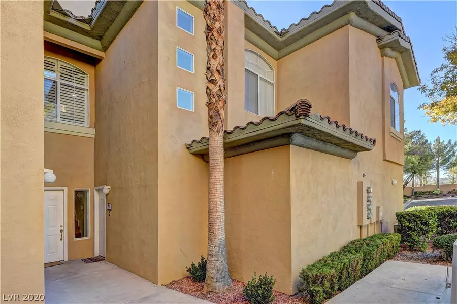 8720 Red Brook Drive #204, Las Vegas, NV 89128