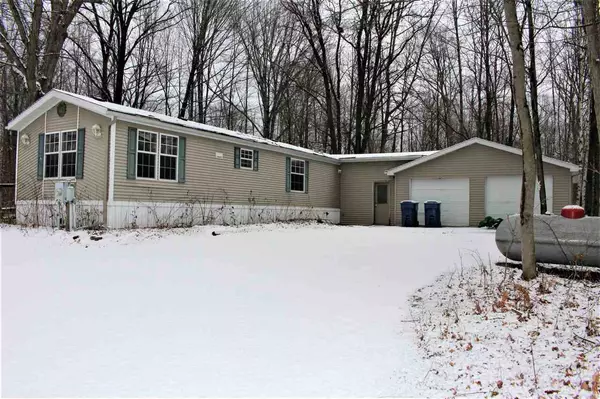 2686 W Huckleberry, Sanford, MI 48657