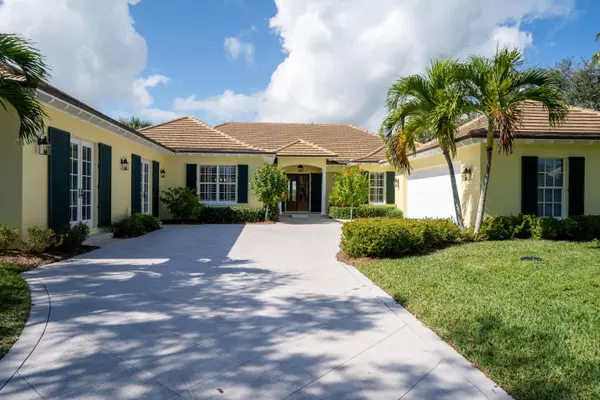 547 White Pelican CIR, Vero Beach, FL 32963