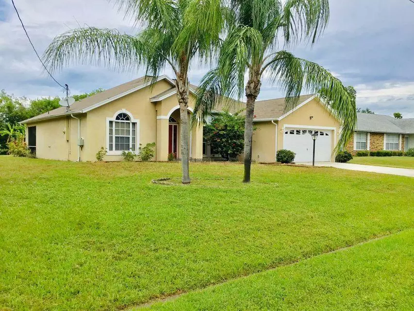 Port Saint Lucie, FL 34983,557 SW Lucero DR