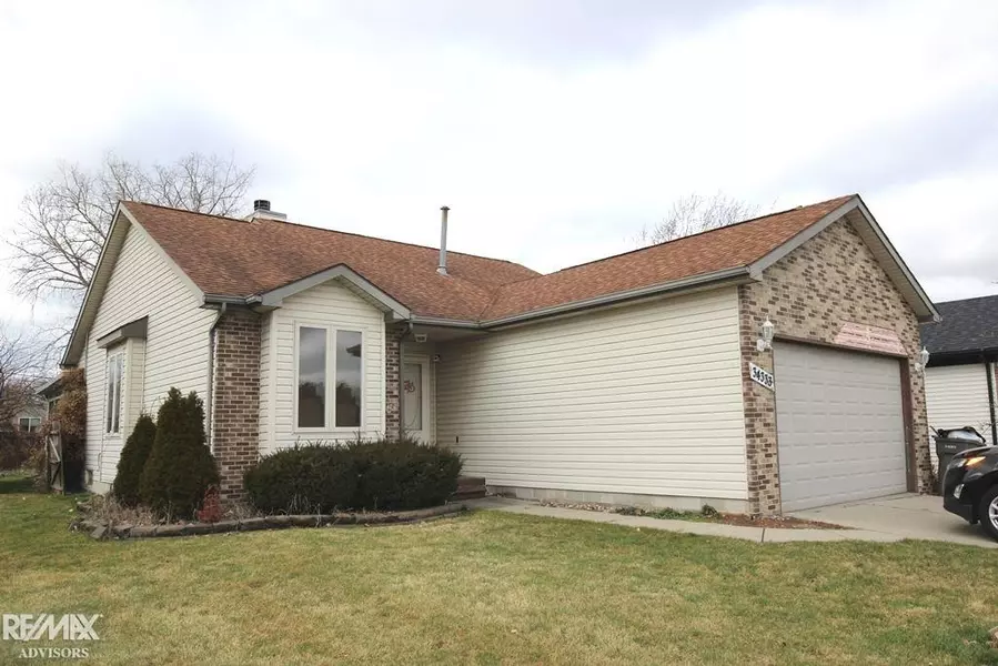 34333 Hardy St, Clinton Township, MI 48035