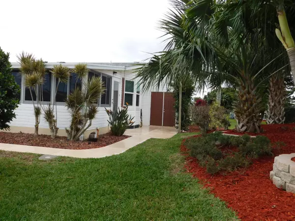 Port Saint Lucie, FL 34952,8391 Delphinium CT