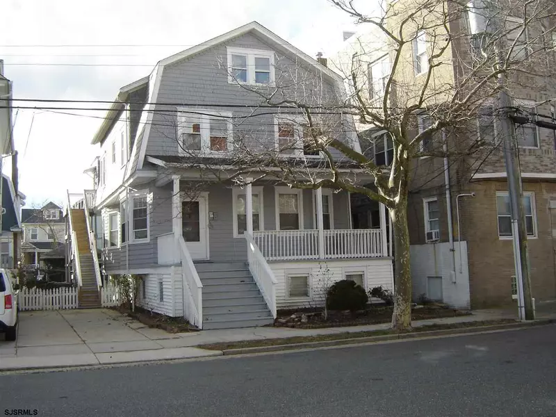 14 S Oakland Ave, Ventnor, NJ 08406