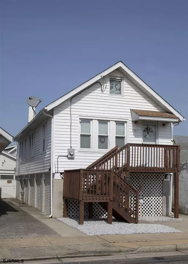 201 N Somerset Ave, Ventnor, NJ 08406