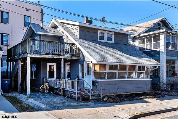 2 N Sacramento Ave, Ventnor, NJ 08402