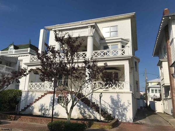 103 S Cornwall Ave, Ventnor, NJ 08406