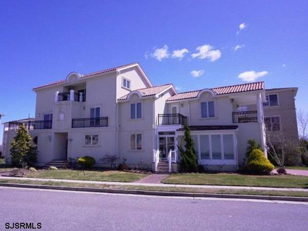 4 N Hart Ln, Ventnor, NJ 08406