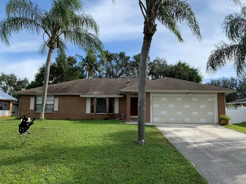 2493 SW Hinchman ST, Port Saint Lucie, FL 34984