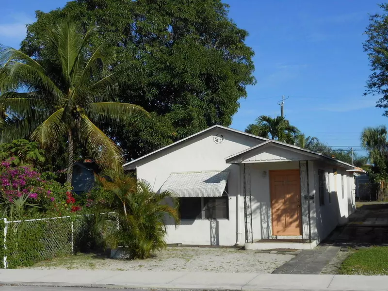 128 S C ST, Lake Worth Beach, FL 33460