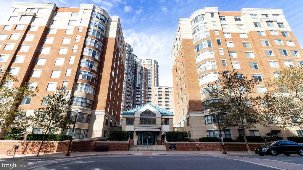 Arlington, VA 22203,3835 9TH ST N #104W