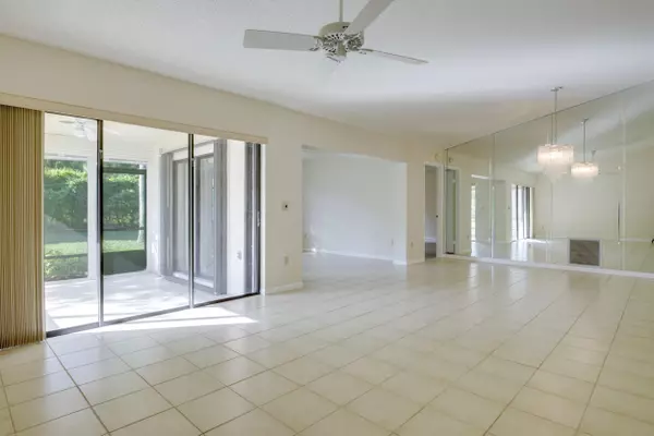 Greenacres, FL 33463,6337 Tall Cyress CIR